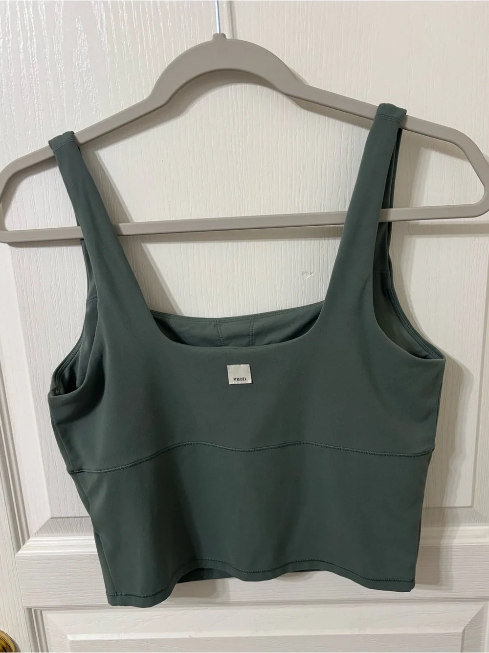 Women’s Vuori all the form support tank size medium - Picture 2 of 3